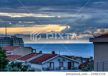 Sunset view on the sea Sunset view on the sea 20963339