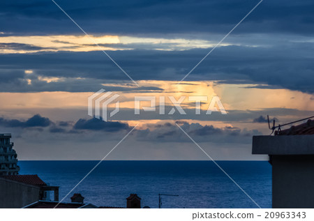 Sunset view on the sea Sunset view on the sea 20963343