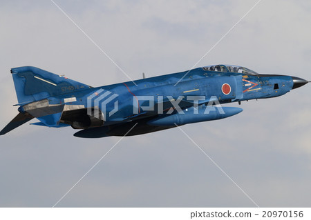 空中自衛隊戰鬥機RF-4E起飛近海偽裝 20970156