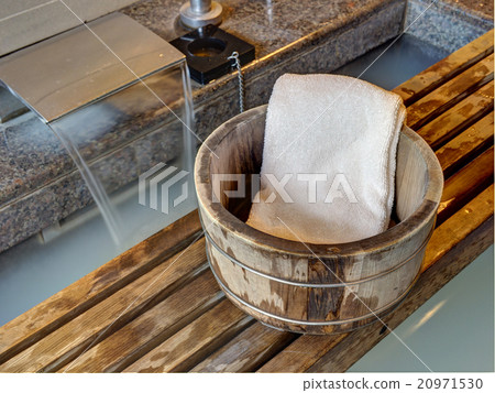 Bath bucket with a towel  20971530