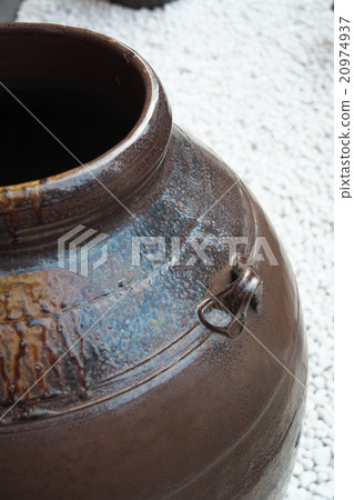 Okinawa Yachimun no jar 20974937