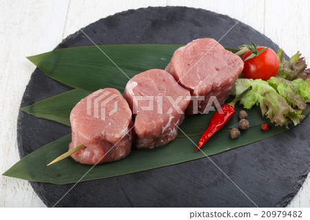 Raw pork fillet mignon 20979482