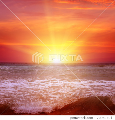 Fantastic sunrise on the ocean 20980401