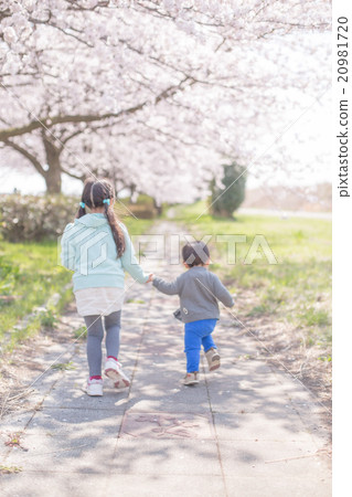 child, whelp, younger 20981720