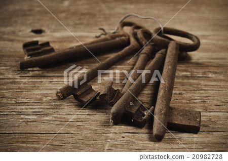 old and rusty keys old and rusty keys 20982728