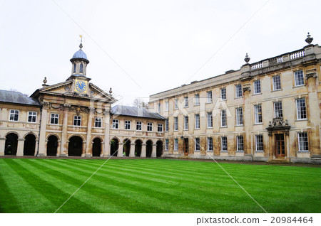 在英國劍橋大學內部 20984464