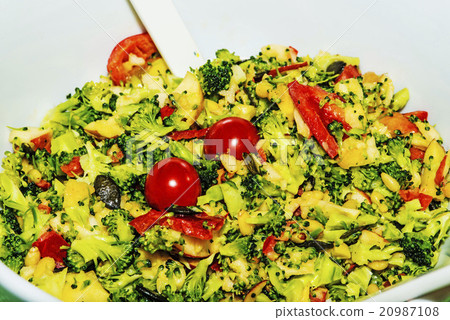 Vegetable salad with kale Vegetable salad with kale 20987108