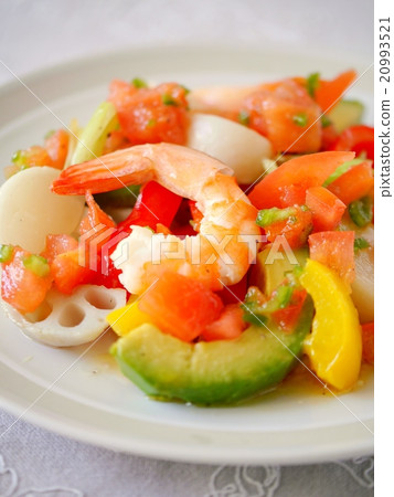 Shrimp and steamed vegetable salad Salsa sauce (up) 20993521