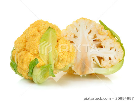cauliflower isolated on the white background 20994997