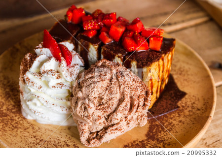 Honey toast with fresh strawberry. 20995332