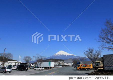 Fuji and the Tomei service area Fuji and the Tomei service area 20997110