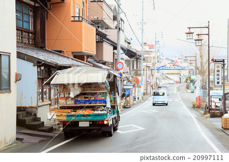 Mobile sales trucks and cities 20997111