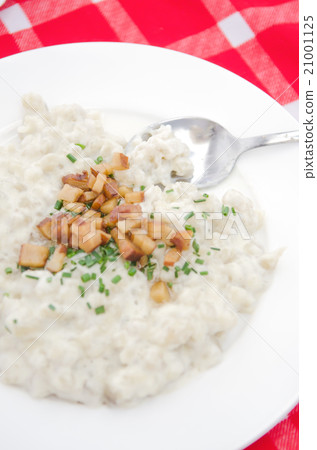 Slovak food:halusky with bryndza cheese,gnocchi 21001125