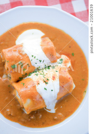 Palatschinke,Hungarian-style crepe,Hortobagy Palatschinke,Hungarian-style crepe,Hortobagy 21001639