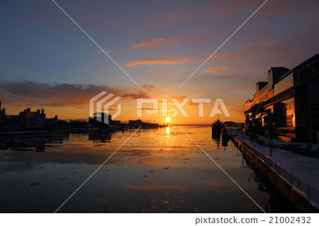 Sunset of February in Kushiro-shi Keikyu Bridge 21002432
