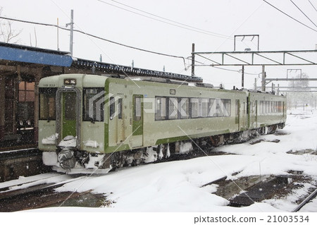 Winter Iiyama Line Kiha 110 (Tokamachi Station) Winter Iiyama Line Kiha 110 (Tokamachi Station) 21003534