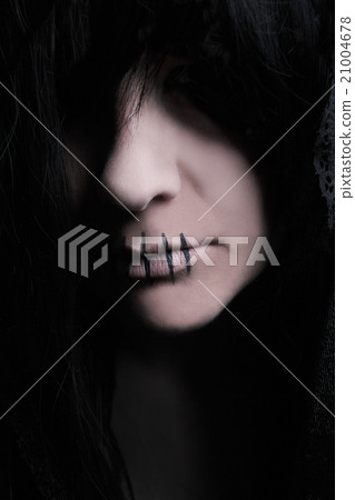 Dark female character with black cape 21004678