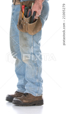 man wearing tool belt 21005279