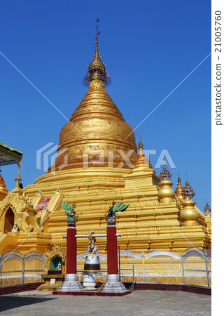 Golden pagoda in Kuthodaw temple in Mandalay 21005760