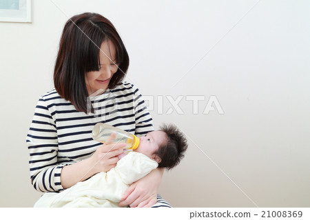 1 month old baby drinking milk 1 month old baby drinking milk 21008369