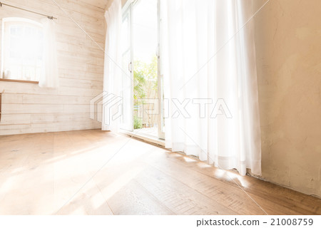 A dazzling room. 21008759