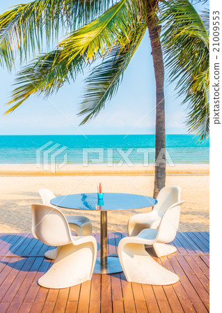 Table and chair with outdoor view 21009553