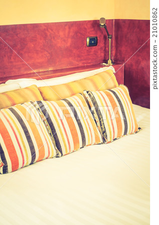 Pillow on bed Pillow on bed 21010862