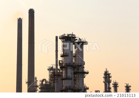 Oil refinery in the evening. Oil refinery in the evening. 21013113