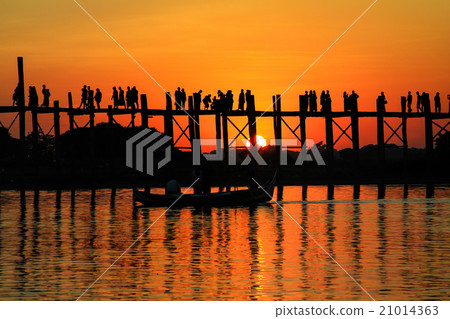 Sunset on U Bein Bridge, Amarapura, Myanmar Burma Sunset on U Bein Bridge, Amarapura, Myanmar Burma 21014363