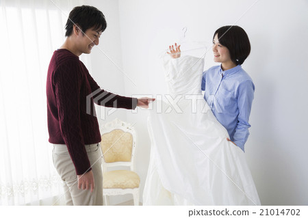 選擇新娘圖像禮服的夫婦 21014702