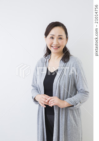 Portrait middle women Portrait middle women 21014756