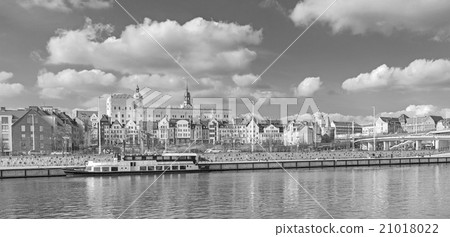 Black and white panoramic picture of Szczecin 21018022
