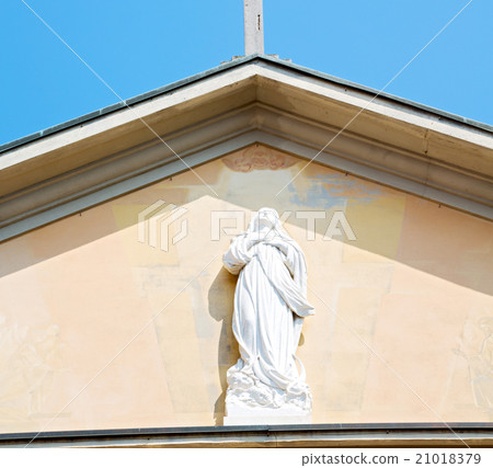 marble in old historical construction  21018379