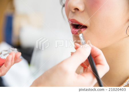 Bride makeup scene 21020403