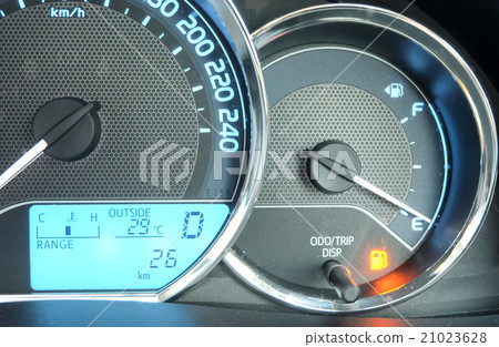 The meter shows the oil runs out 21023628