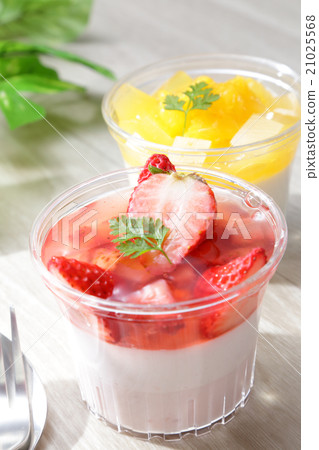 sweets sweets 21025568