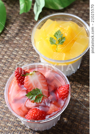 sweets sweets 21025570