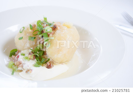 Lithuanian food:stuffed potato dumpling,Cepelinai 21025781