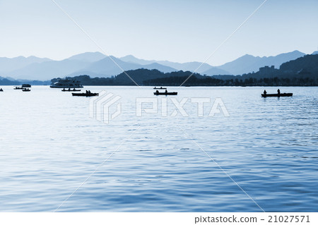 West Lake, floating boats, Hangzhou, China West Lake, floating boats, Hangzhou, China 21027571