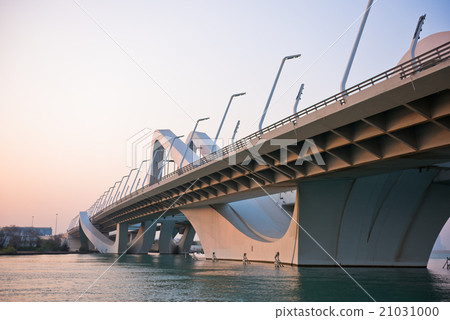 Sheikh Zayed Bridge, Abu Dhabi, UAE 21031000