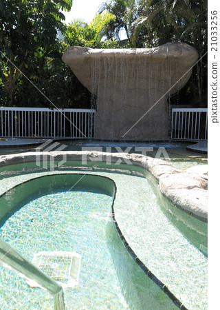 American motel, poolside 21033256