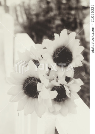Beautiful sunflowers of artificial flowers Beautiful sunflowers of artificial flowers 21036323