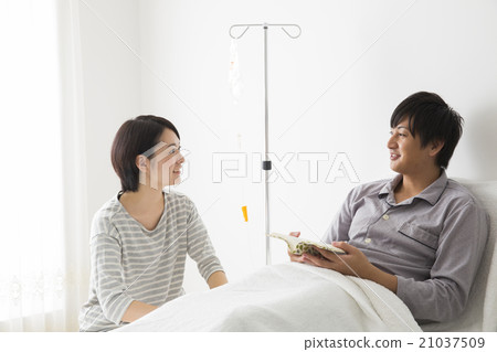 A man in hospital 21037509