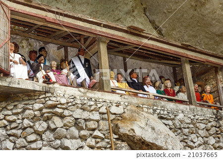 Galleries of tau-tau on balcony Londa. Tana Toraja 21037665