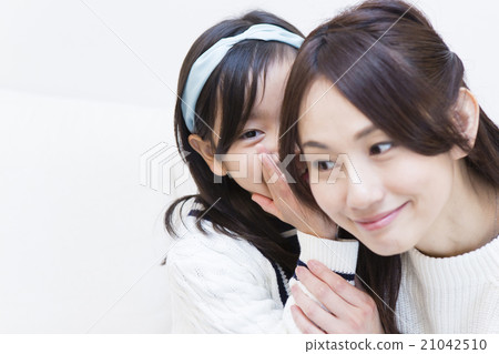 一個偷偷摸摸她母親的女兒 21042510