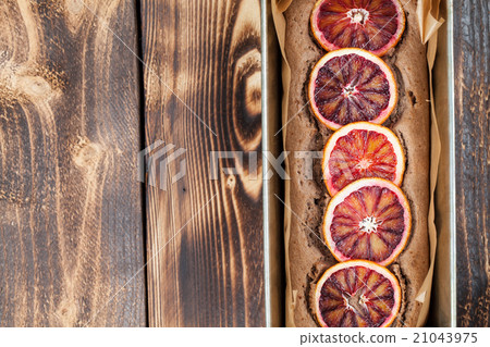 Blood orange spelt cake 21043975
