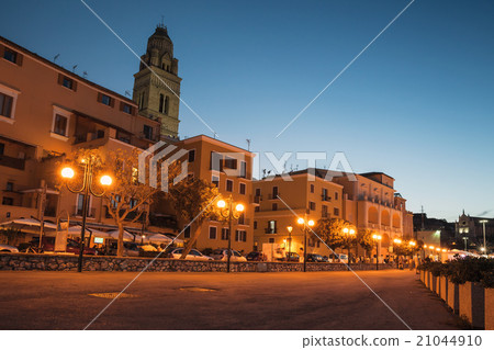 Cityscape of old Gaeta town with Bell tower Cityscape of old Gaeta town with Bell tower 21044910