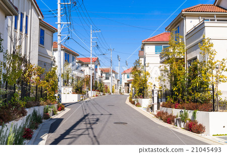 A quiet residential area	 21045493