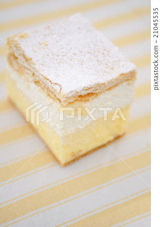 The Original Bled Cream Cake - Cremeschnitte 21045535