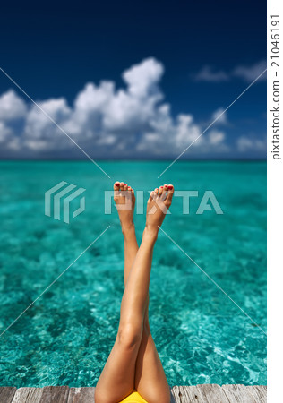 Woman at beach 21046191